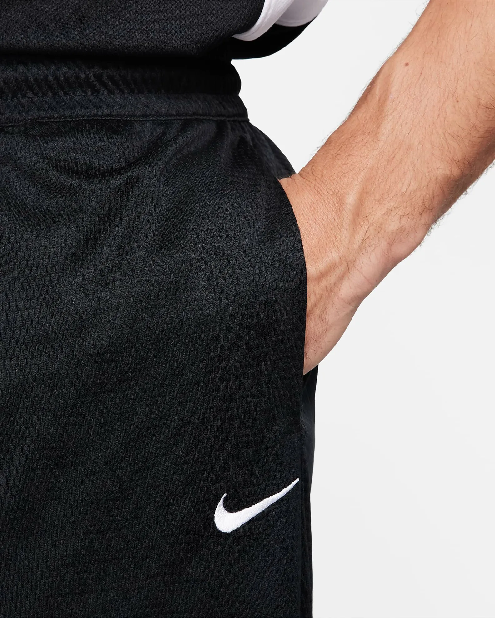 NIKE - Pantaloncini corti loose fit da uomo neri in tessuto traspirante                                            Previous prod