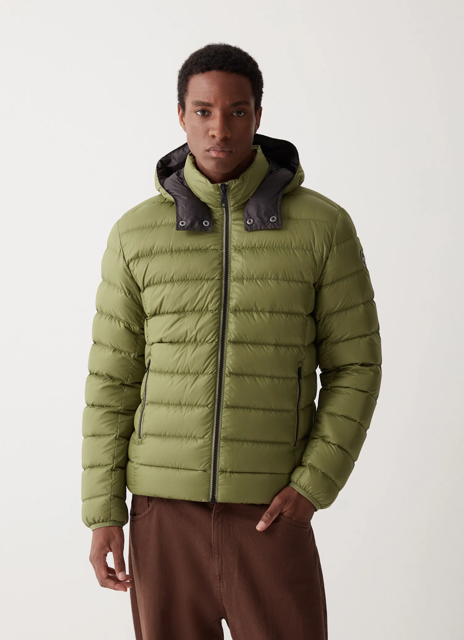 Sporty down jacket with detachable hood